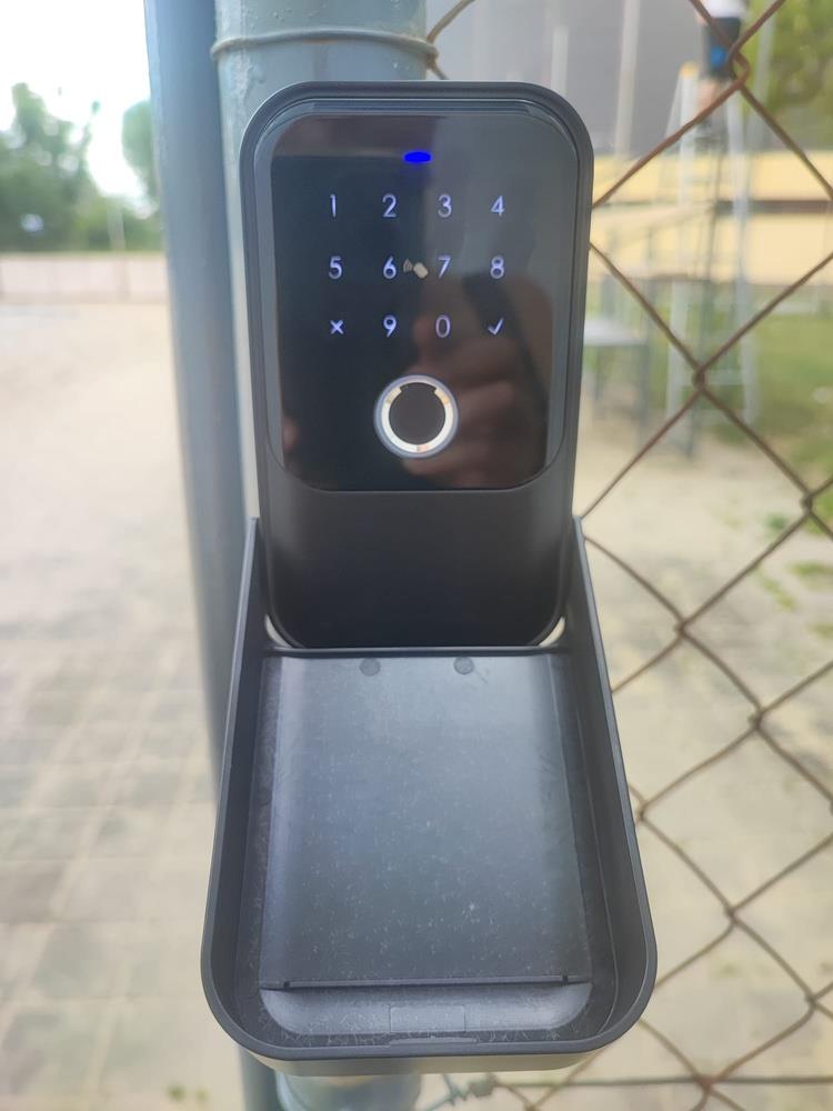 Digitálny klávesnicový zámok s priehradkou na kľúče, Levice